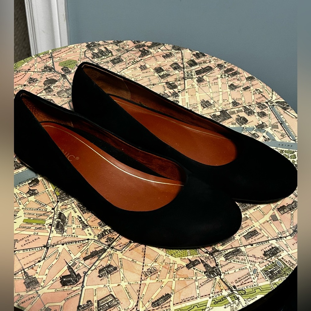 Classic Black Women's Ballet Flats
